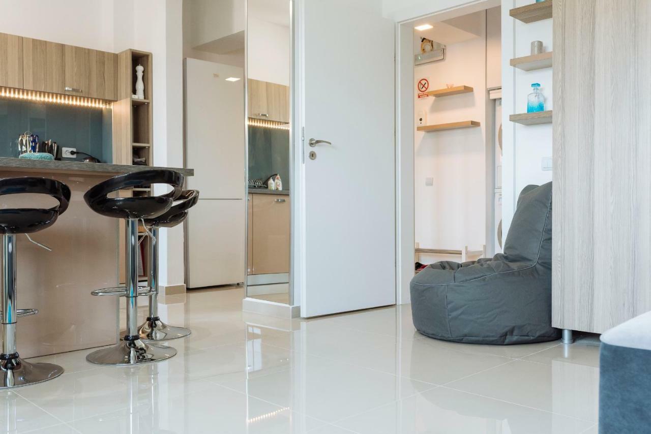 Apartamento Luxury Flat 9 Near Metro Bucarest Exterior foto