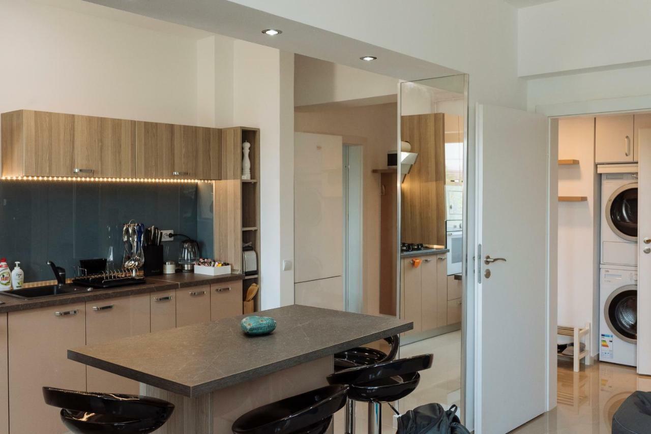 Apartamento Luxury Flat 9 Near Metro Bucarest Exterior foto