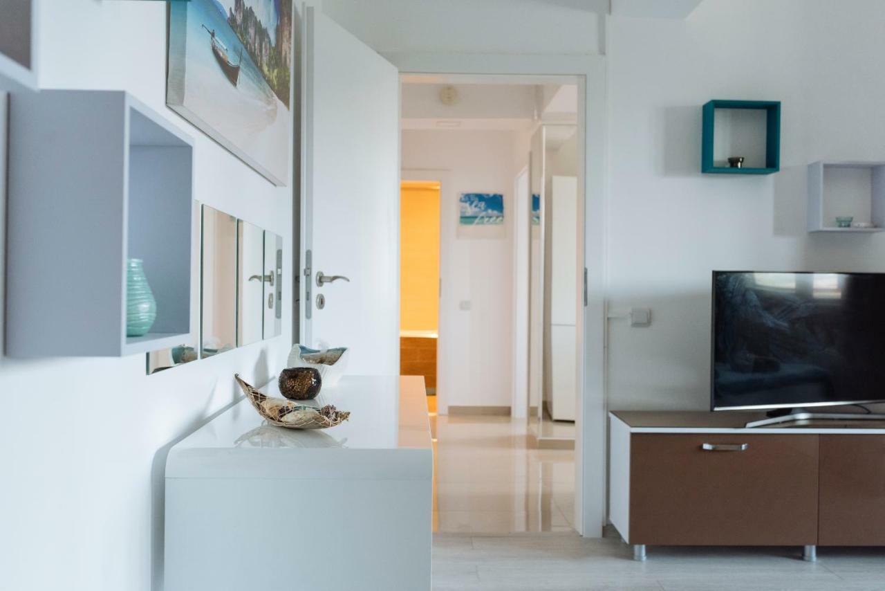Apartamento Luxury Flat 9 Near Metro Bucarest Exterior foto