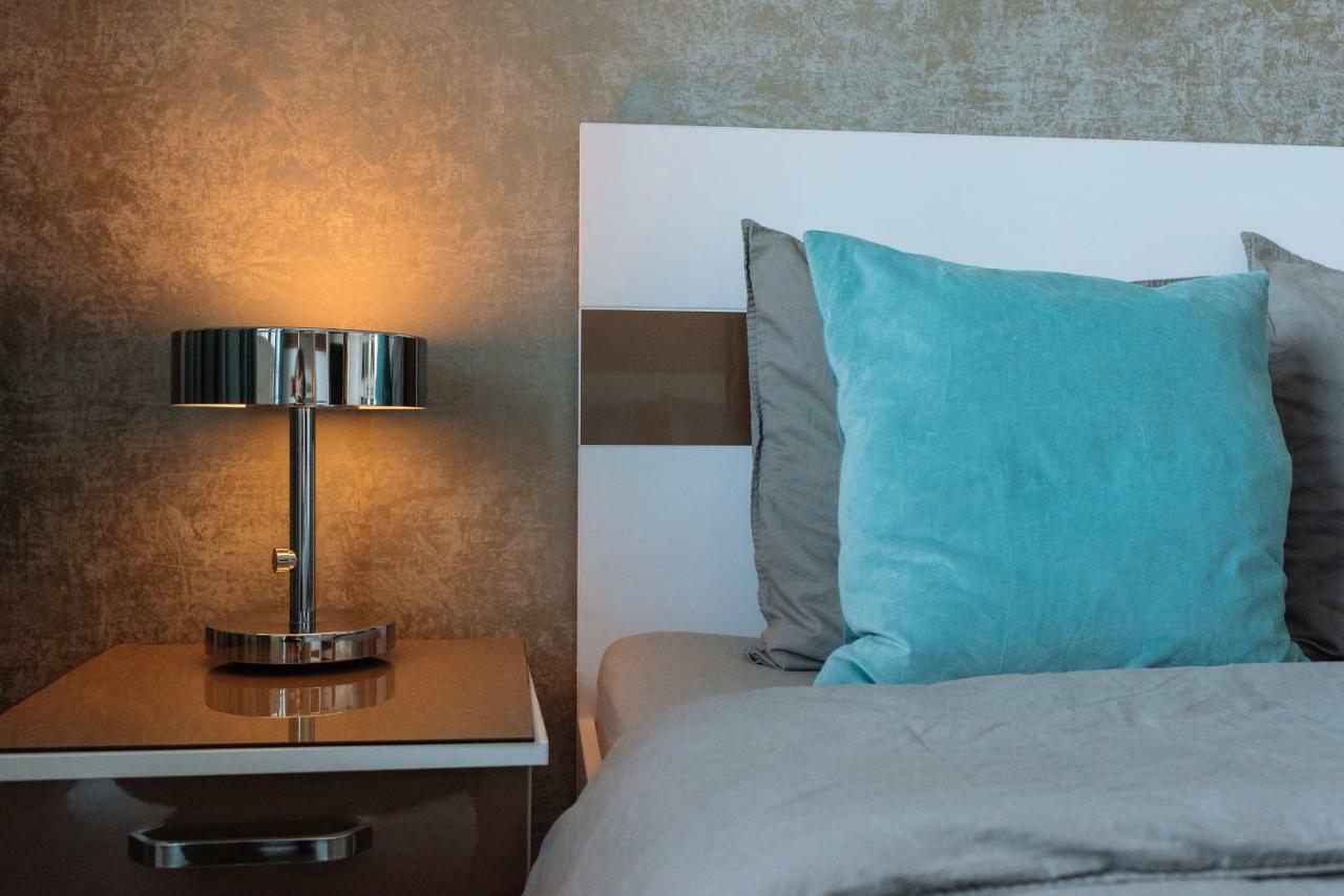 Apartamento Luxury Flat 9 Near Metro Bucarest Exterior foto