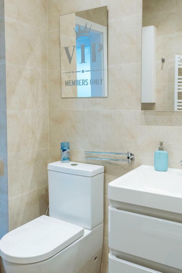 Apartamento Luxury Flat 9 Near Metro Bucarest Exterior foto